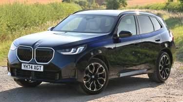 BMW X3 статично спереди под углом